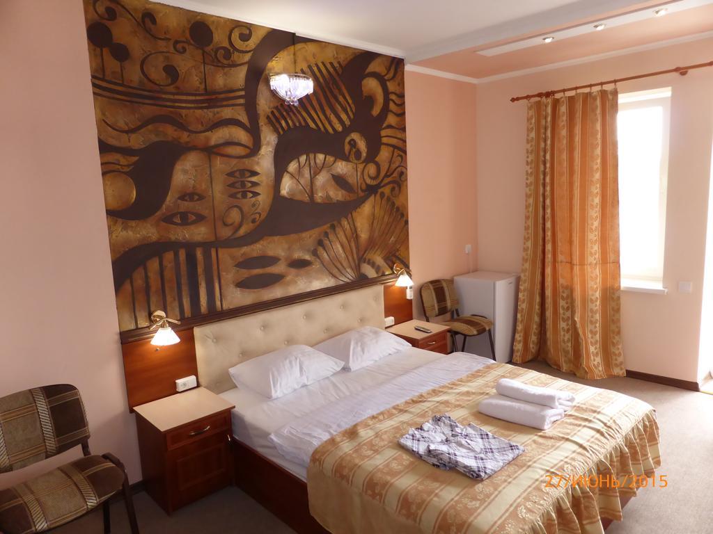 Shellman Apart Hotel Odessa Quarto foto